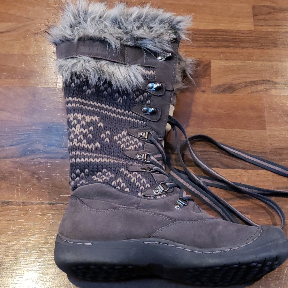 Mukluk size 9 boots